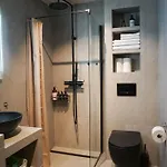 Διαμέρισμα Modern One-bedroom In *